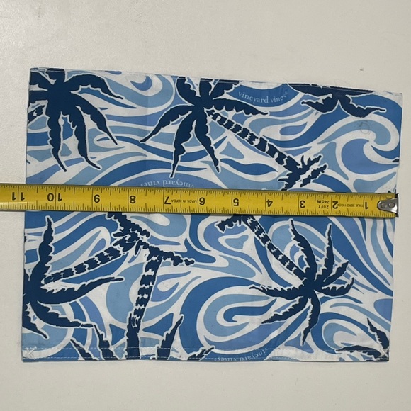 Vineyard Vines Tropical Blue Toiletry Bag - Picture 4 of 6